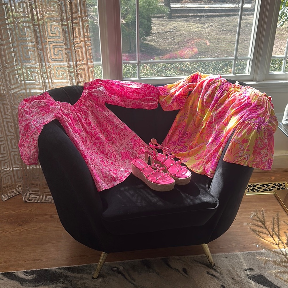 Beautiful pink Lilly Pulitzer off the shoulder top.